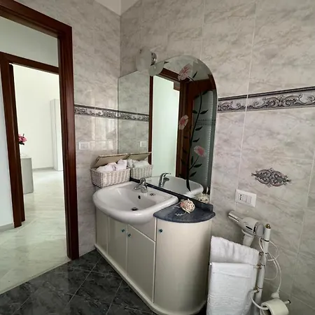 Domus Caiazzo 아파트 *
